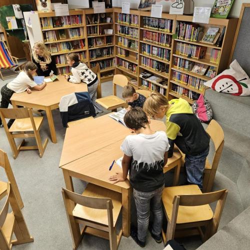 Besuch in der Bibliothek 1