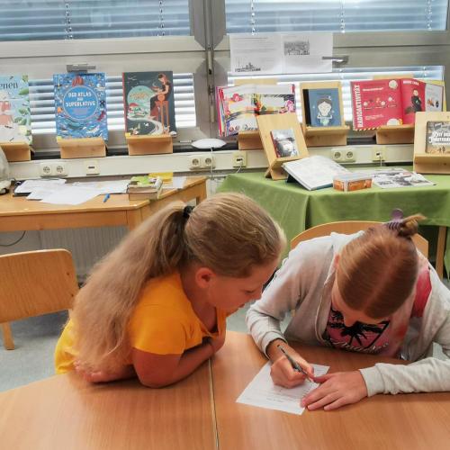 Besuch in der Bibliothek 1