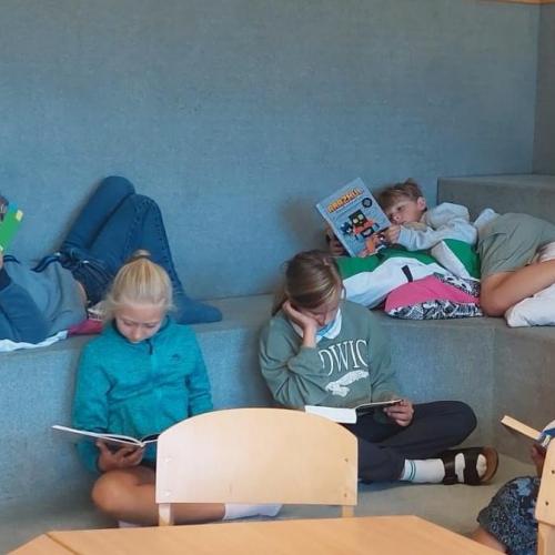 Besuch in der Bibliothek 1