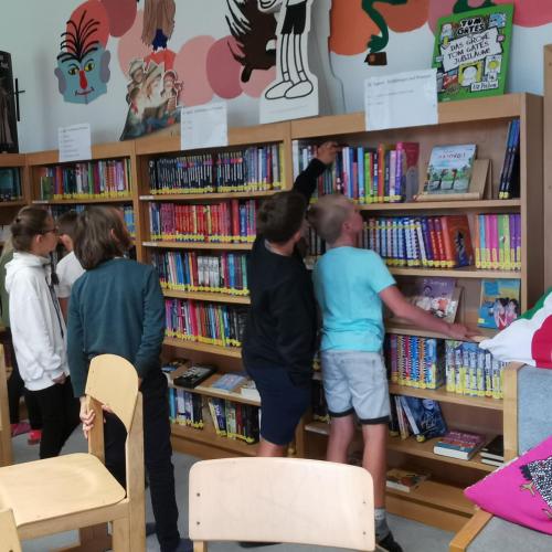 Besuch in der Bibliothek 1