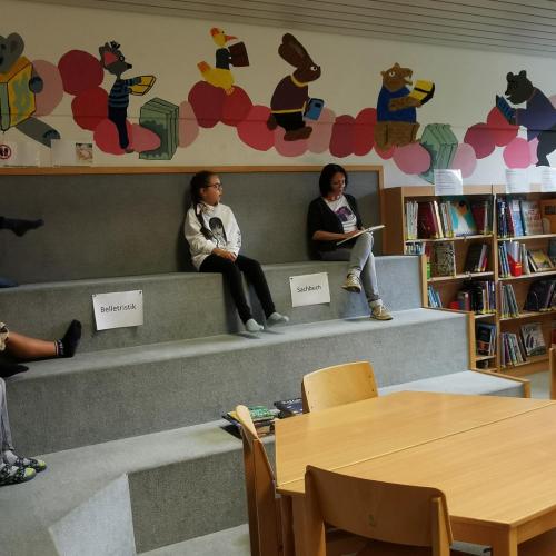 Besuch in der Bibliothek 1