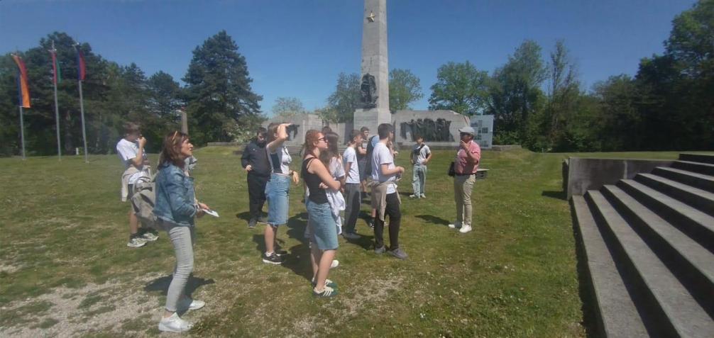 Mauthausen25