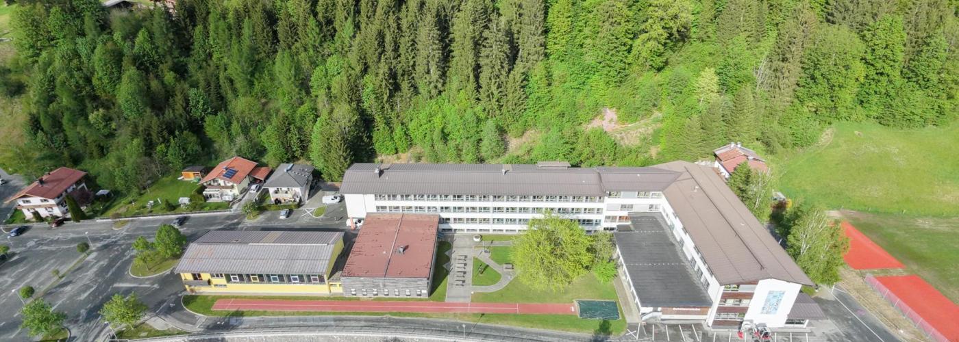 Schule oben